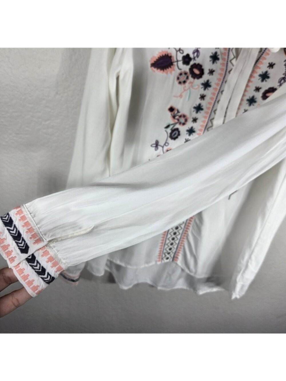 Coupé Collection White Embroided Tunic Shirt Top Size L Long Sleeve Tie Neck - Picture 9 of 16